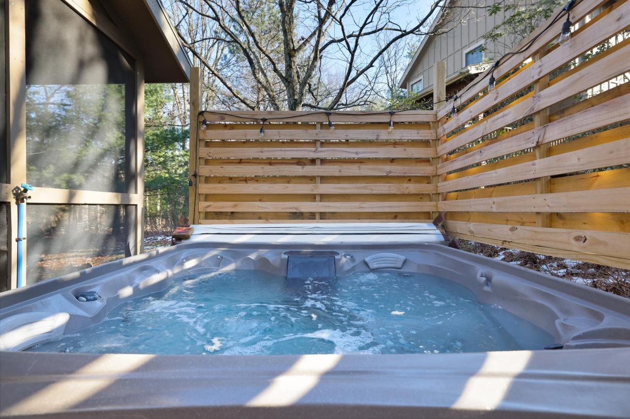 Pocono Mountain Home , Hot Tub- 1 Mile To Skiing! Таннерсвілл Екстер'єр фото