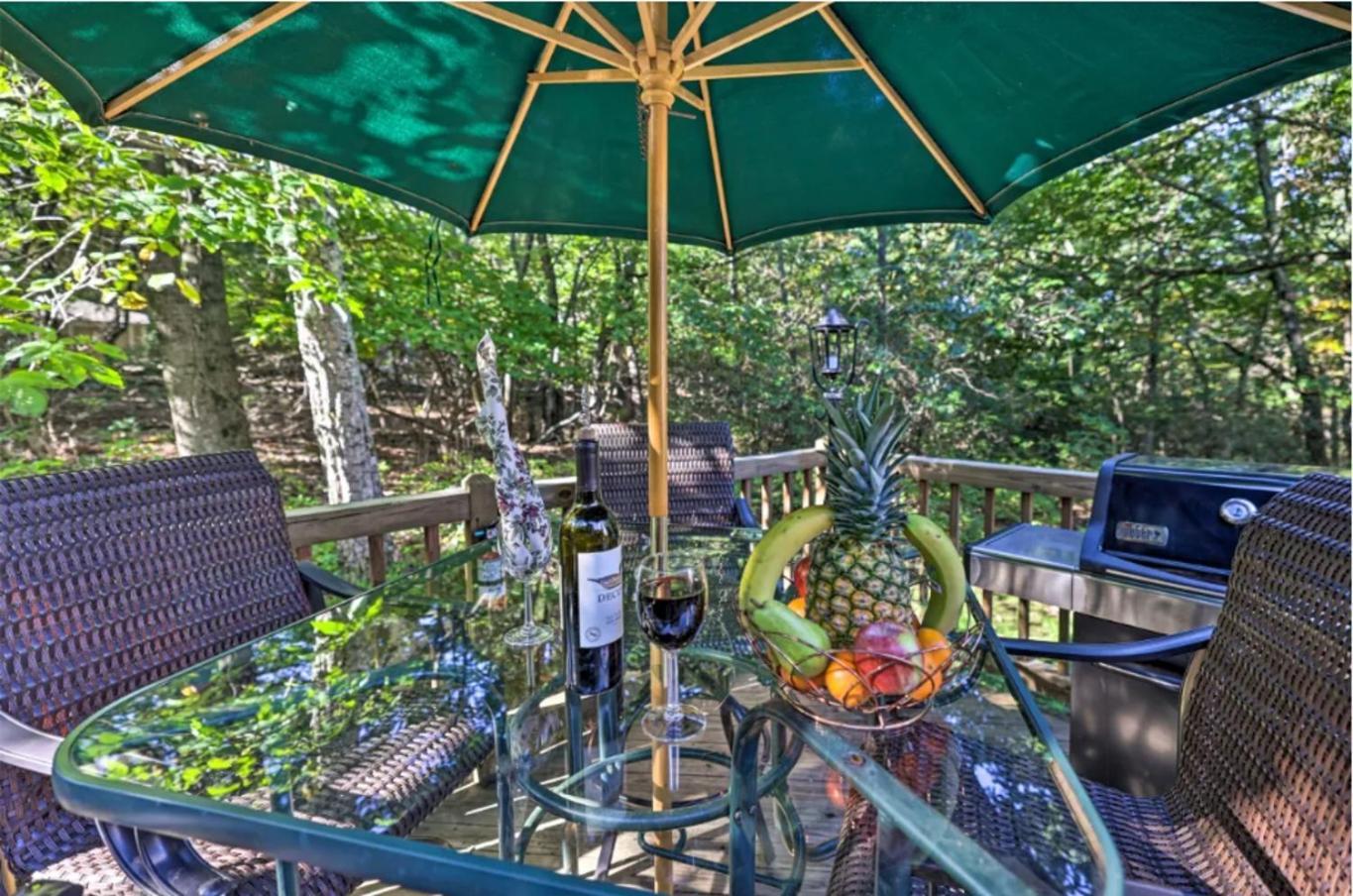 Pocono Mountain Home , Hot Tub- 1 Mile To Skiing! Таннерсвілл Екстер'єр фото